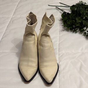 Dolce Vita Cream Ankle Booties off white